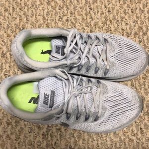 Nike Womens tennis shoes